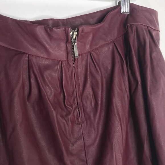 Faux Leather Vegan Skater Skirt Large - Picture 3 of 6